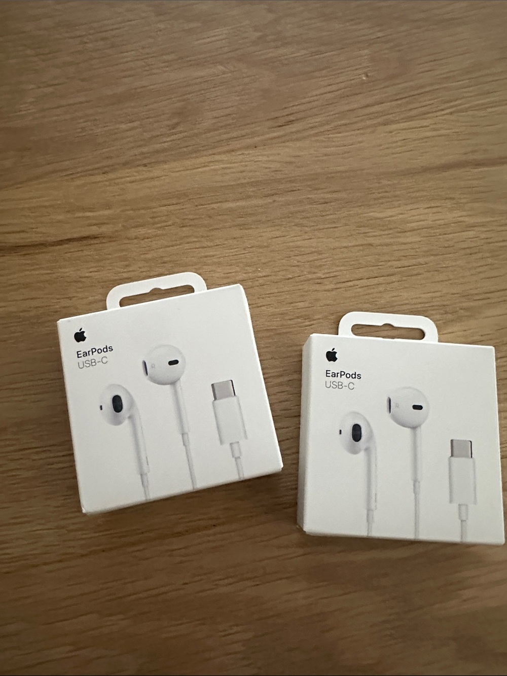 Apple EarPods USB-C in White brand new